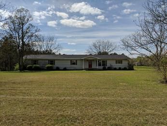 5142 County Rd 71, Shorterville, AL 36373