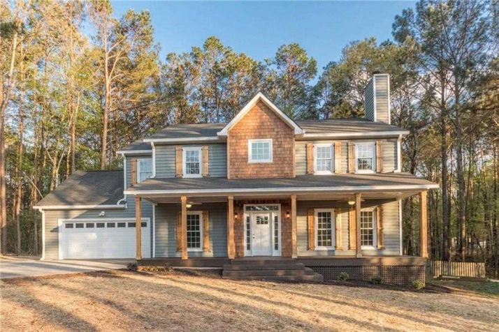 86 Picketts Lake Dr, Acworth, GA 30101