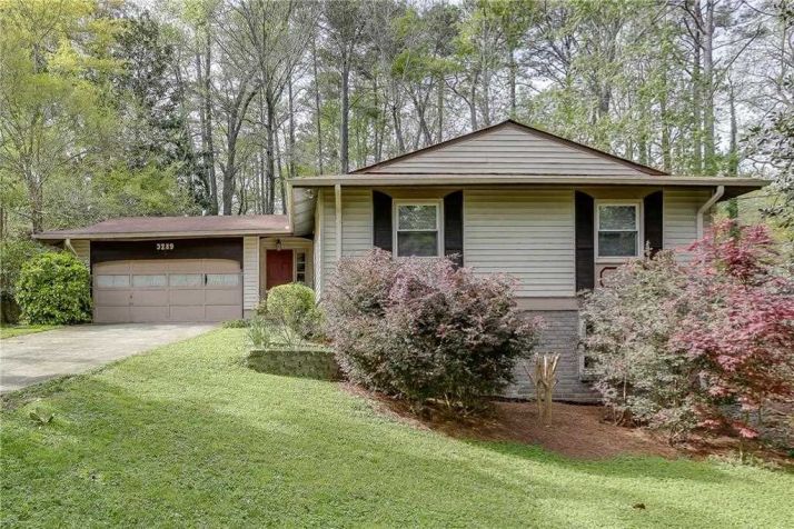 3289 Oak Dr, Lawrenceville, GA 30044