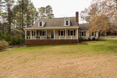 17 Crepe Myrtle Dr, Newnan, GA 30263