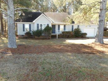 7106 Rockfish Rd, Raeford, NC 28376