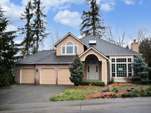 26016 SE 38th St, Issaquah, WA 98029