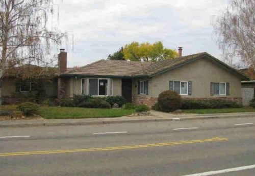 2227 W Vine St, Lodi, CA 95242