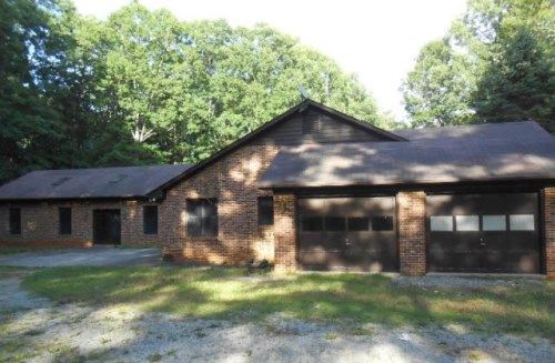 85 Atkins Ln, Callaway, VA 24067