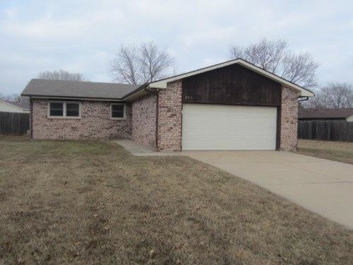 216 Commanche Dr, Kechi, KS 67067