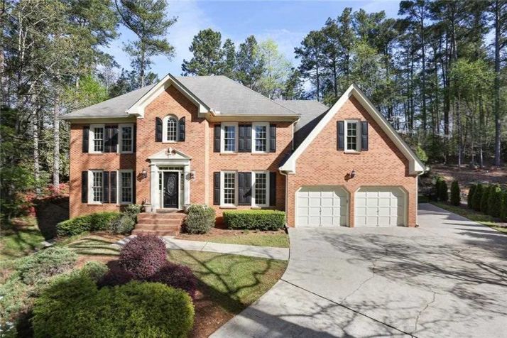 8910 Willowbrae Ln, Roswell, GA 30076