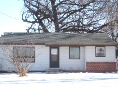 121 6th St S, Winsted, MN 55395