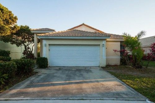 4000 Sea Grape Cir, Delray Beach, FL 33445