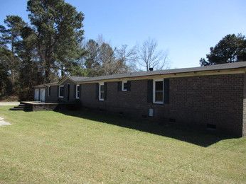 137 Gillens Rd, Eutawville, SC 29048