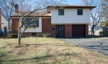 23 Meadow Haven Ln East Northport, NY 11731