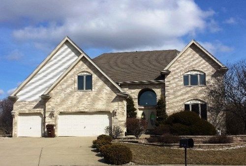 6 Carrington Ct, Hazel Crest, IL 60429