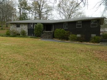 11 Cliff Rd, Childersburg, AL 35044