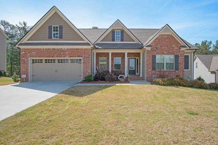 464 Copper Ridge Dr, Loganville, GA 30052