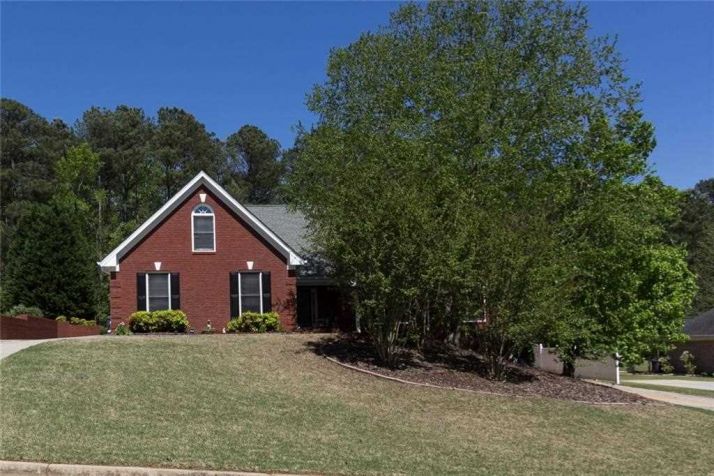 848 Ivy Ridge Dr, Loganville, GA 30052