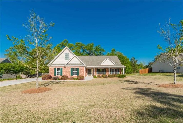 969 Golden Meadows Ln, Loganville, GA 30052