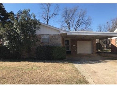 227 S 3rd St, Okemah, OK 74859