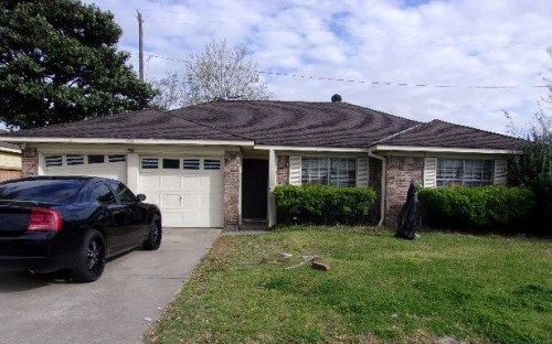 1146 Twin Falls Rd, Houston, TX 77088