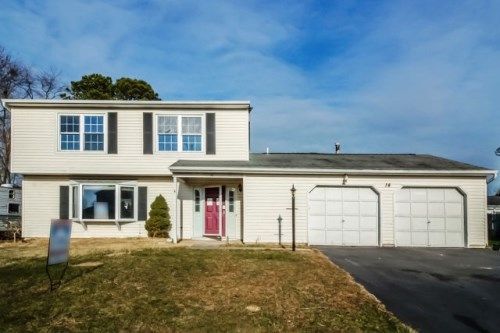 14 Starlight Rd, Howell, NJ 07731