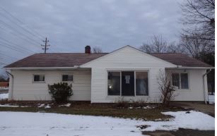 11471 Snow Rd, Cleveland, OH 44130