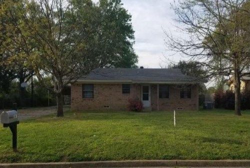 207 WEST 18TH STREET, Mount Pleasant, TX 75455