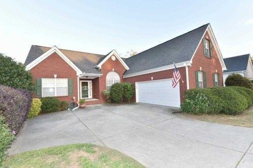 2468 Cascade Cove Dr, Buford, GA 30519