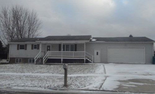 717 Buwalda Dr, Waupun, WI 53963