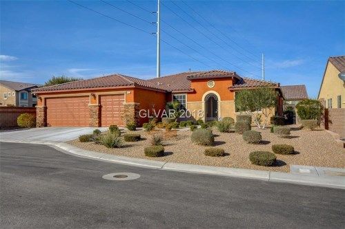 8586 Monument Lake Court, Las Vegas, NV 89113