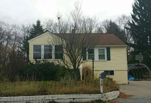 51 Elm St, Hopkinton, MA 01748