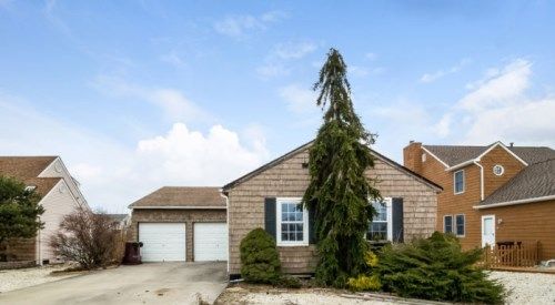 104 Moorage Ave, Bayville, NJ 08721