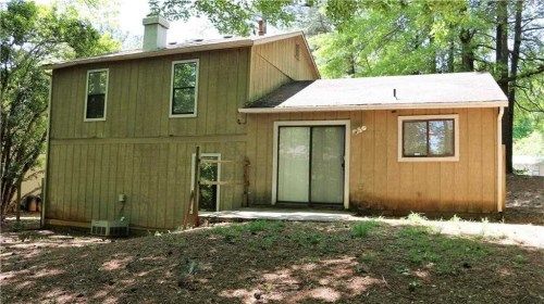 3807 W Wood Path, Stone Mountain, GA 30083