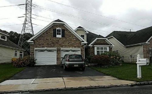 73 Jumping Brook Dr, Lakewood, NJ 08701