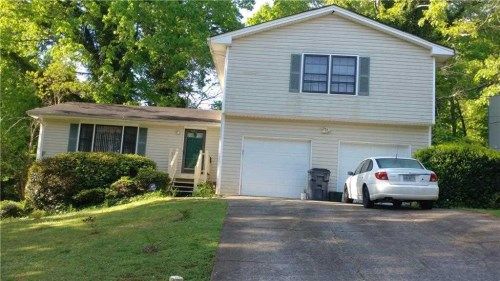 5243 Rockborough Trl, Stone Mountain, GA 30083