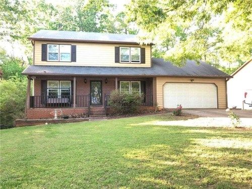 2041 Hunters Cove Dr, Lawrenceville, GA 30044