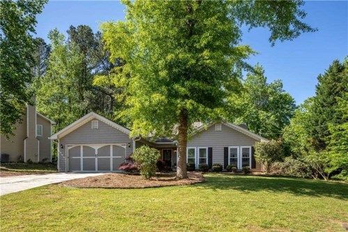 1954 Hunt Crossing Ct, Lawrenceville, GA 30043