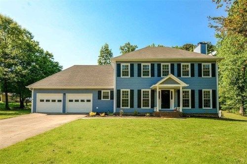 1040 Country Walk Ct, Lawrenceville, GA 30043