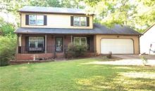 2041 Hunters Cove Dr Lawrenceville, GA 30044