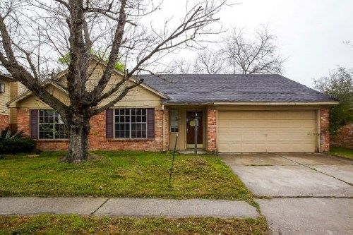 3243 Bolton Gardens Dr, Houston, TX 77066