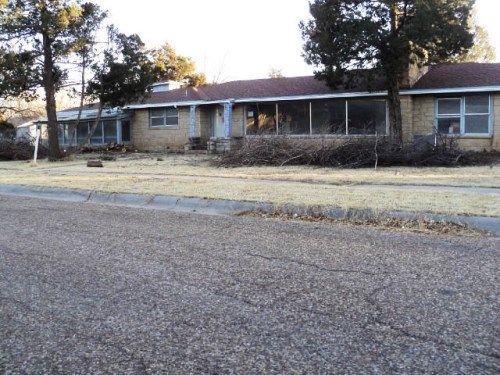 320 E 11th St, Littlefield, TX 79339