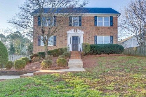 2120 Deer Run Ct, Lawrenceville, GA 30044