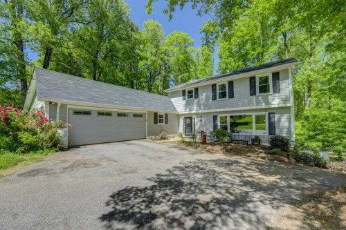 2110 Gunstock Dr, Stone Mountain, GA 30087