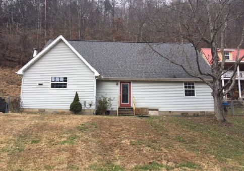 886 Highway 3401, Whitesburg, KY 41858