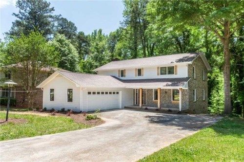 4207 Autumn Woods Ct, Stone Mountain, GA 30083