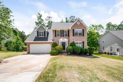 745 Rosehill Ln, Lawrenceville, GA 30044