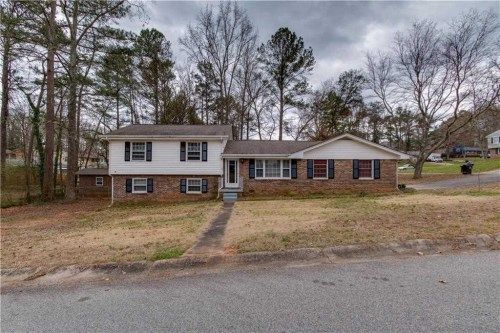 6892 Maddox Rd, Morrow, GA 30260