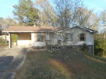 1503 Maple Dr, Weaver, AL 36277