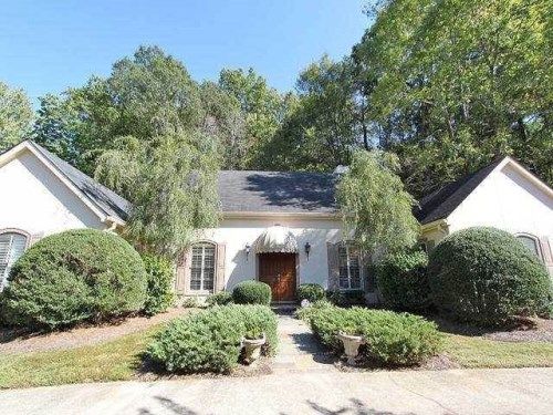 6185 River Chase Circle, Atlanta, GA 30328