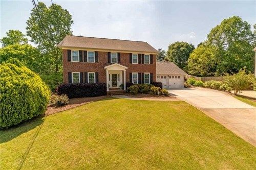 2110 Deer Run Ct, Lawrenceville, GA 30044