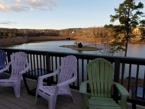 7228 Whitewater Dr, Flowery Branch, GA 30542