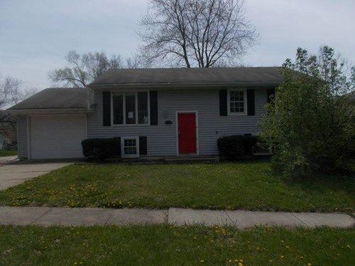 319 Fairlane St, Lansing, KS 66043