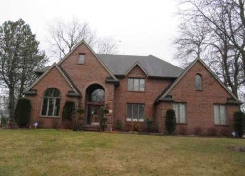 557 Spring Lake Pt, Holland, OH 43528